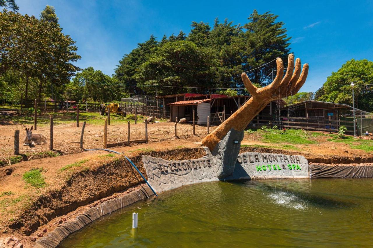 & Escondite De La Montana Sabana Redonda